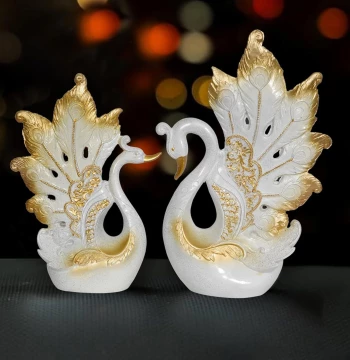 Decorative Swan Pair Showpiece, Resin Crafted Animal Figurine with Golden Feather Accents